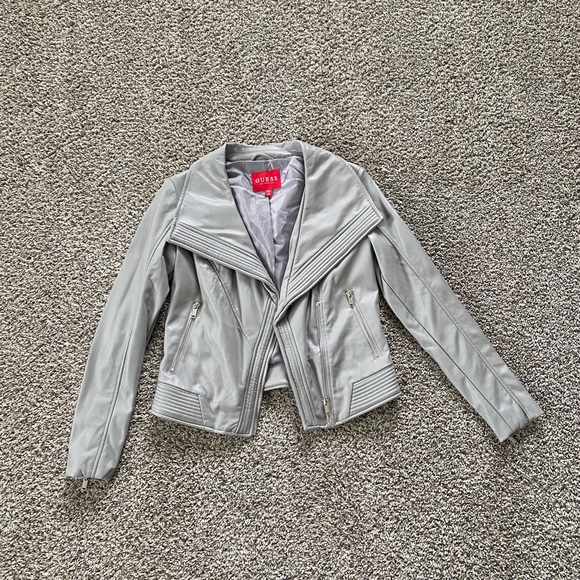 GUESS - Picture 3 of 5